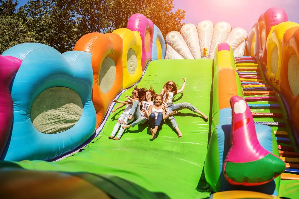 créer et ouvrir un parc gonflable cet été - parc gonflable eau - parc gonflable extérieur pour professionnels (1) parcs gonflables et tobogans pour professionnels du loisir