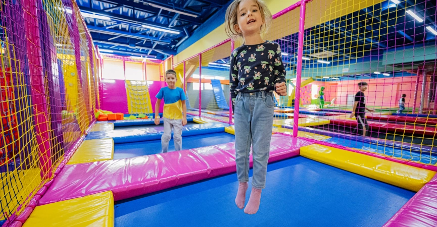 Sécurité vs sensations : le secret d’un trampoline park réussi